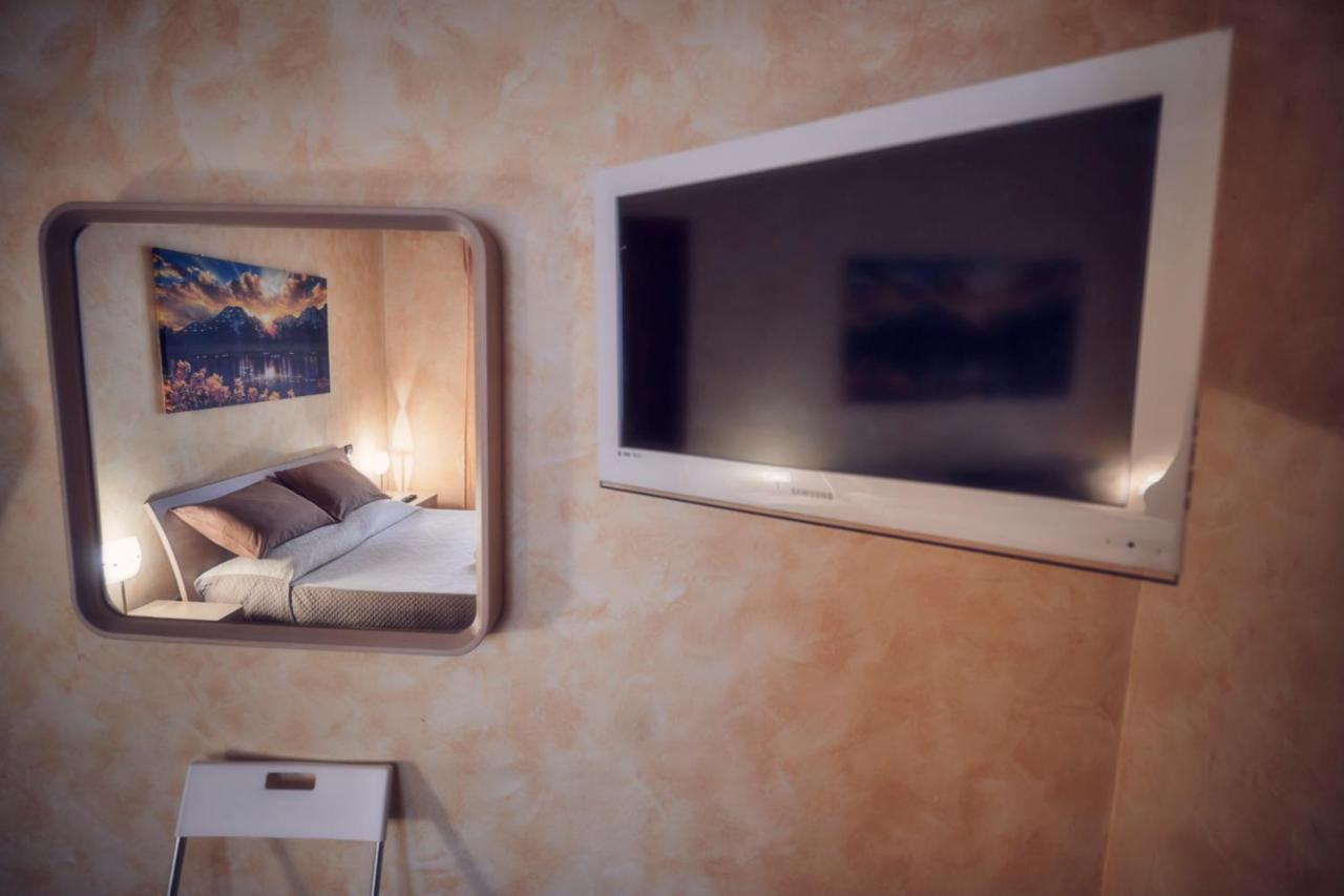 Travelershome Ciampino Suite Exterior photo