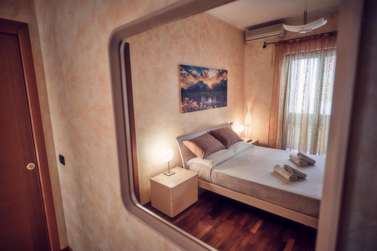 Travelershome Ciampino Suite Exterior photo