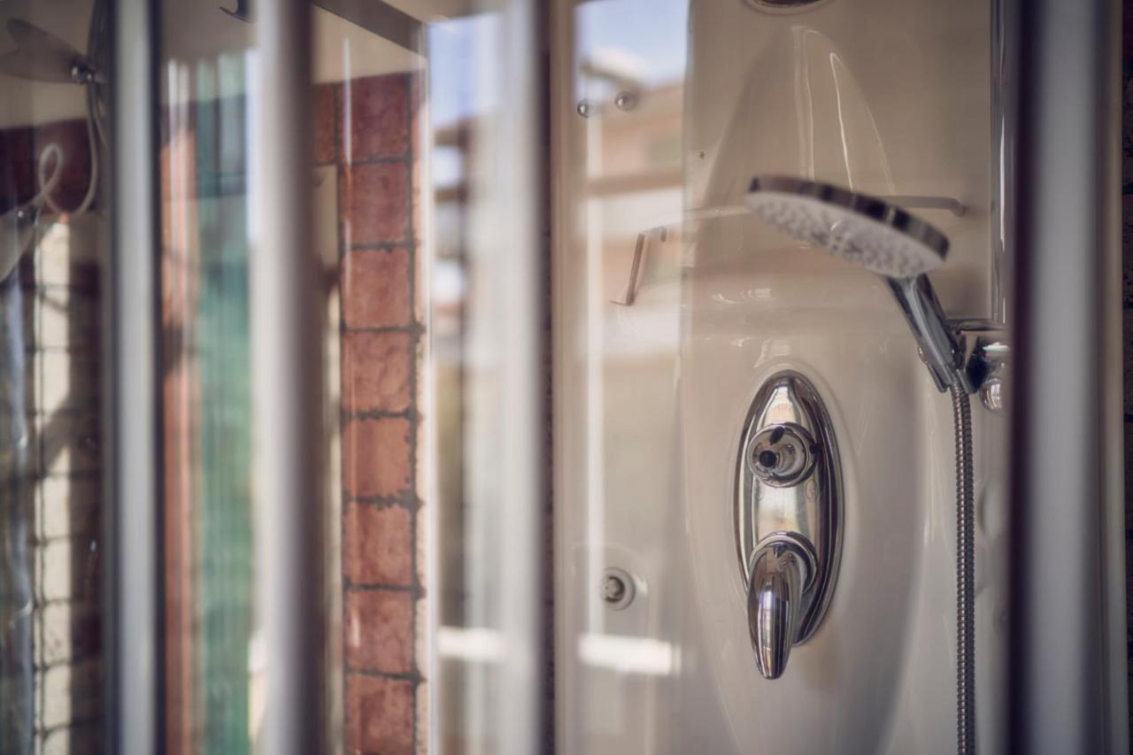 Travelershome Ciampino Suite Exterior photo