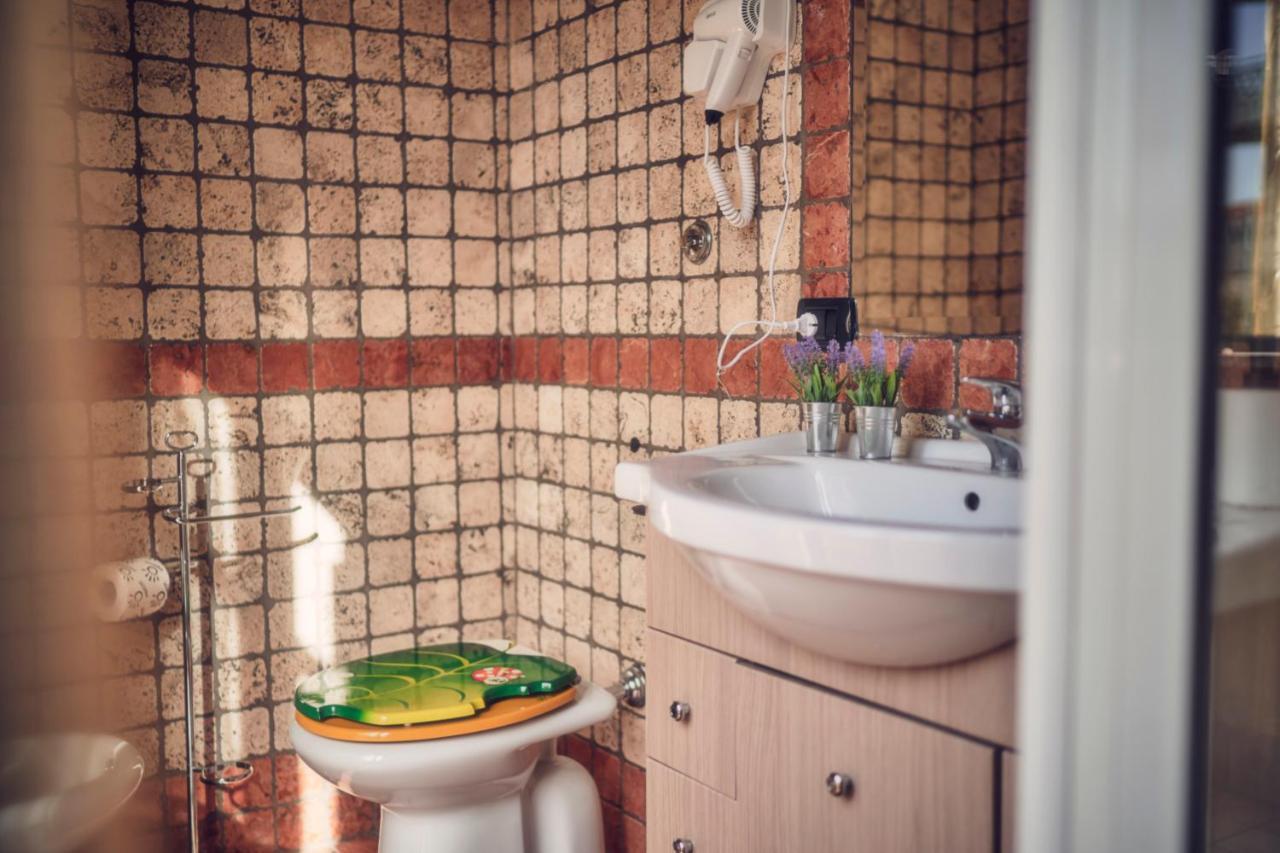 Travelershome Ciampino Suite Exterior photo