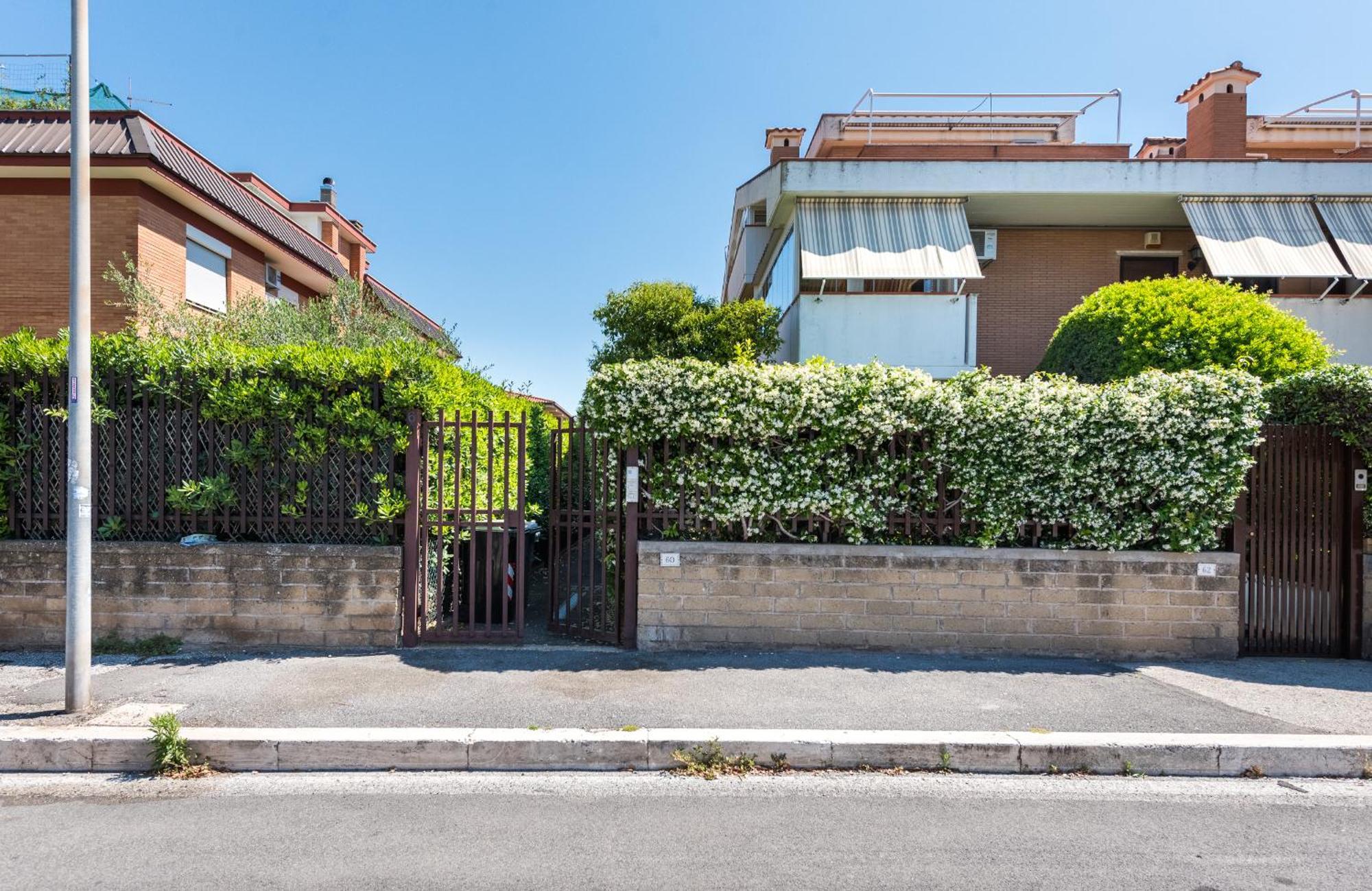 Travelershome Ciampino Suite Exterior photo